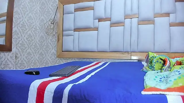 arl chloee online show from November 8, 2025, 3:07 am