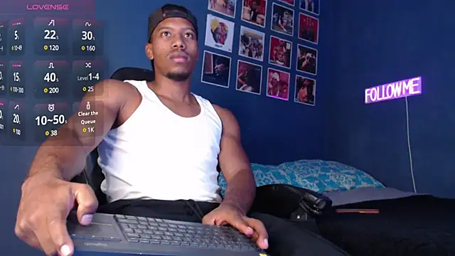 Andrew hoult  online show from December 6, 2024, 2:13 am