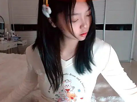 Snapshot of -Lucky_Girl chatting on January 7, 2025, 2:10 am -Lucky Girl online show from January 7, 2025, 2:10 am