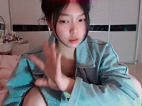 Snapshot of -Lucky_Girl chatting on January 9, 2025, 5:02 am -Lucky Girl online show from January 9, 2025, 5:02 am