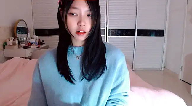 Snapshot of -Lucky_Girl chatting on January 13, 2025, 2:18 am -Lucky Girl online show from January 13, 2025, 2:18 am