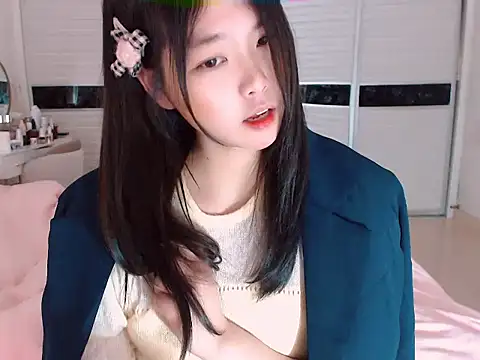 Snapshot of -Lucky_Girl chatting on February 2, 2025, 1:41 pm -Lucky Girl online show from February 2, 2025, 1:41 pm