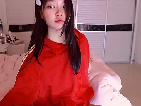 Snapshot of -Lucky_Girl chatting on February 3, 2025, 5:18 am -Lucky Girl online show from February 3, 2025, 5:18 am