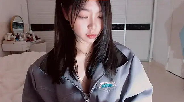 Snapshot of -Lucky_Girl chatting on February 13, 2025, 2:52 pm -Lucky Girl online show from February 13, 2025, 2:52 pm