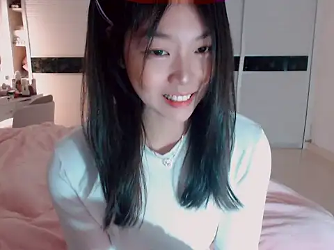 Snapshot of -Lucky_Girl chatting on February 17, 2025, 12:27 pm -Lucky Girl online show from February 17, 2025, 12:27 pm