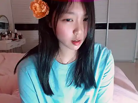 Snapshot of -Lucky_Girl chatting on February 21, 2025, 2:50 am -Lucky Girl online show from February 21, 2025, 2:50 am