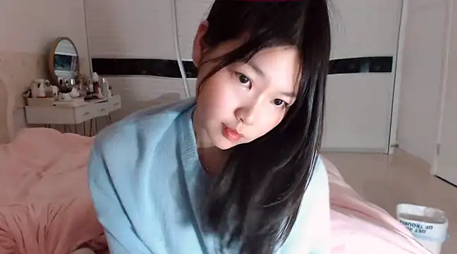 Snapshot of -Lucky_Girl chatting on February 21, 2025, 2:27 pm -Lucky Girl online show from February 21, 2025, 2:27 pm