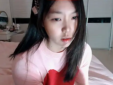 Snapshot of -Lucky_Girl chatting on February 24, 2025, 1:24 am -Lucky Girl online show from February 24, 2025, 1:24 am