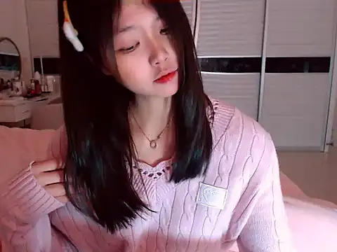 Snapshot of -Lucky_Girl chatting on February 24, 2025, 4:49 am -Lucky Girl online show from February 24, 2025, 4:49 am