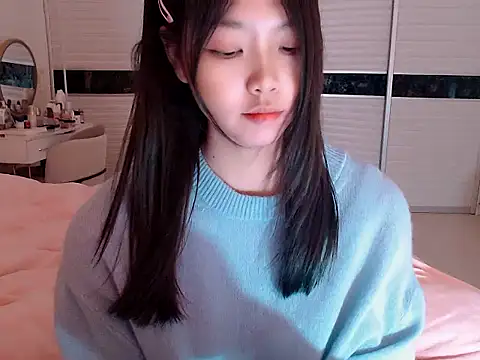 Snapshot of -Lucky_Girl chatting on February 26, 2025, 5:31 am -Lucky Girl online show from February 26, 2025, 5:31 am