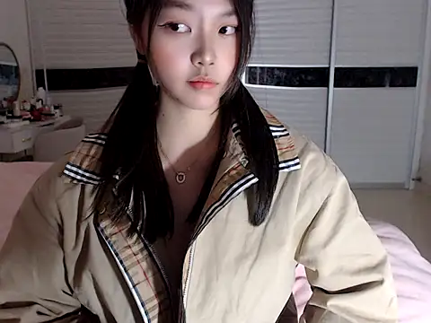 Snapshot of -Lucky_Girl chatting on February 26, 2025, 12:14 pm -Lucky Girl online show from February 26, 2025, 12:14 pm