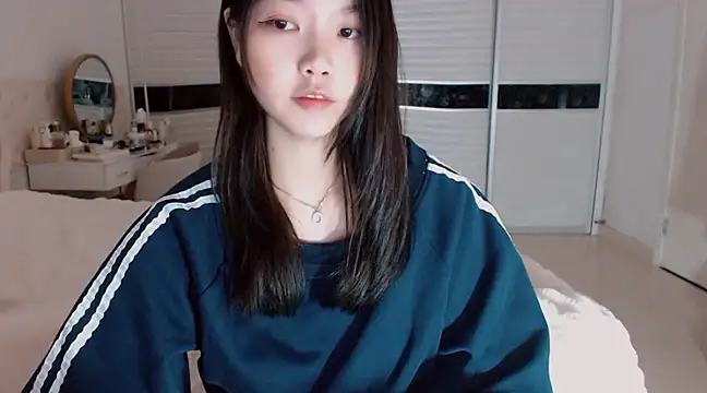 Snapshot of -Lucky_Girl chatting on March 2, 2025, 1:04 am -Lucky Girl online show from March 2, 2025, 1:04 am