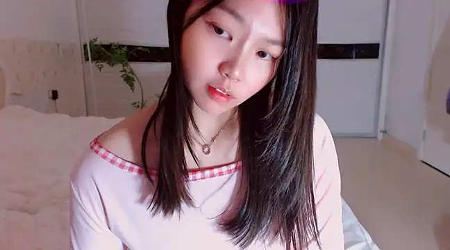 Snapshot of -Lucky_Girl chatting on March 4, 2025, 1:01 am -Lucky Girl online show from March 4, 2025, 1:01 am