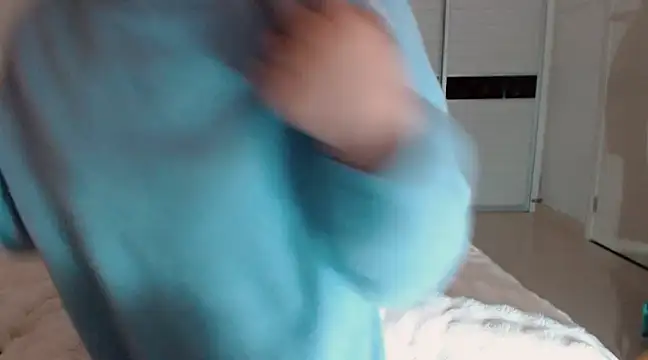 Snapshot of -Lucky_Girl chatting on March 6, 2025, 12:43 am -Lucky Girl online show from March 6, 2025, 12:43 am