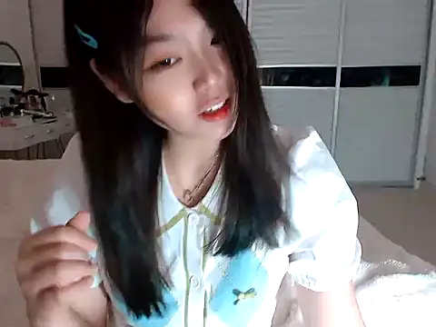 Snapshot of -Lucky_Girl chatting on March 11, 2025, 12:44 am -Lucky Girl online show from March 11, 2025, 12:44 am