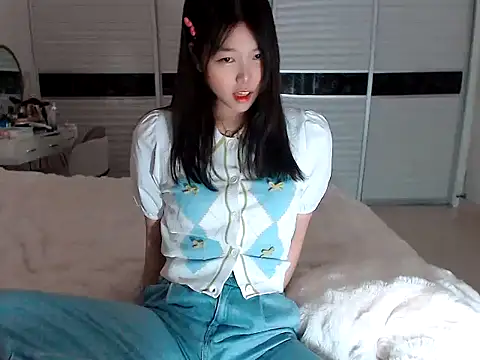 Snapshot of -Lucky_Girl chatting on March 11, 2025, 12:06 pm -Lucky Girl online show from March 11, 2025, 12:06 pm