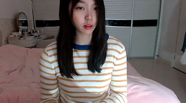 Snapshot of -Lucky_Girl chatting on March 20, 2025, 1:13 am -Lucky Girl online show from March 20, 2025, 1:13 am