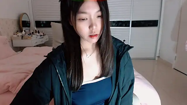 Snapshot of -Lucky_Girl chatting on March 22, 2025, 11:32 am -Lucky Girl online show from March 22, 2025, 11:32 am