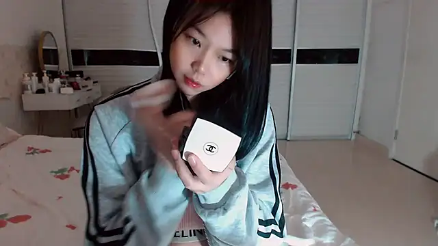 Snapshot of -Lucky_Girl chatting on September 9, 2025, 1:16 am -Lucky Girl online show from September 9, 2025, 1:16 am