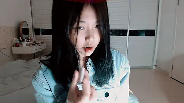 Snapshot of -Lucky_Girl chatting on September 29, 2025, 12:10 pm -Lucky Girl online show from September 29, 2025, 12:10 pm