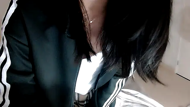 Snapshot of -Lucky_Girl chatting on October 9, 2025, 1:31 pm -Lucky Girl online show from October 9, 2025, 1:31 pm