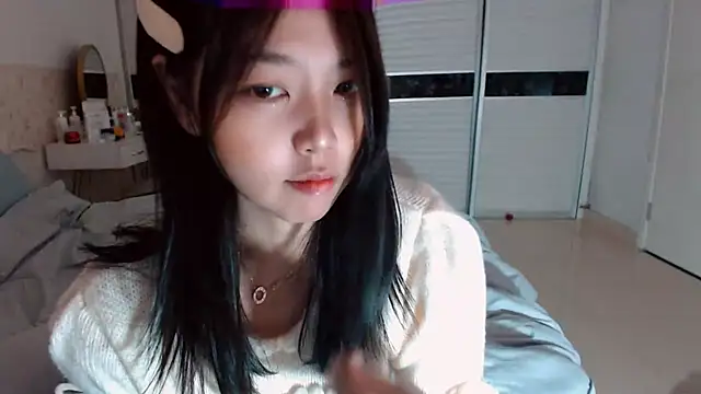 Snapshot of -Lucky_Girl chatting on October 14, 2025, 2:23 am -Lucky Girl online show from October 14, 2025, 2:23 am