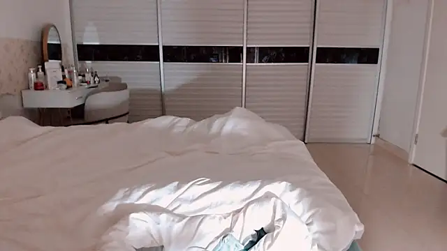 Snapshot of -Lucky_Girl chatting on October 14, 2025, 2:29 pm -Lucky Girl online show from October 14, 2025, 2:29 pm