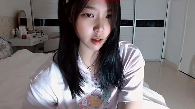 Snapshot of -Lucky_Girl chatting on October 16, 2025, 2:07 pm -Lucky Girl online show from October 16, 2025, 2:07 pm