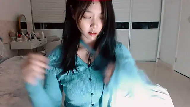 Snapshot of -Lucky_Girl chatting on November 9, 2025, 10:46 am -Lucky Girl online show from November 9, 2025, 10:46 am