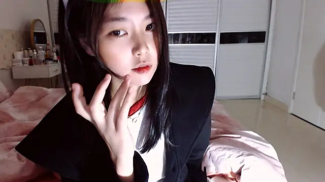 Snapshot of -Lucky_Girl chatting on December 1, 2025, 1:16 pm -Lucky Girl online show from December 1, 2025, 1:16 pm
