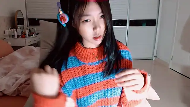 Snapshot of -Lucky_Girl chatting on December 3, 2025, 12:36 pm -Lucky Girl online show from December 3, 2025, 12:36 pm