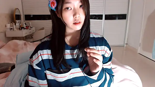 Snapshot of -Lucky_Girl chatting on December 4, 2025, 3:10 pm -Lucky Girl online show from December 4, 2025, 3:10 pm