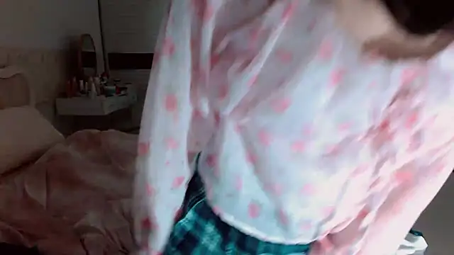 -Lucky Girl online show from April 20, 2026, 2:31 pm