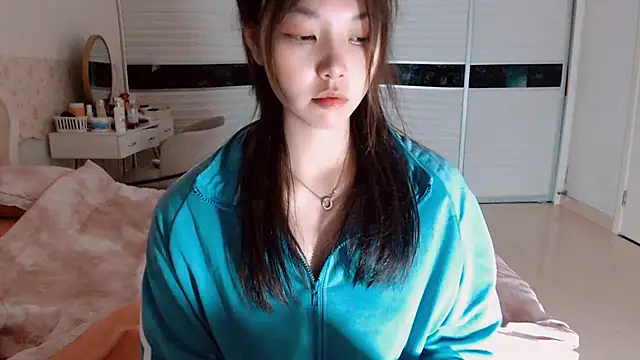 -Lucky Girl online show from May 20, 2026, 1:06 pm