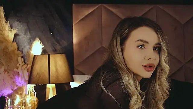 KatyaBelle online show from October 3, 2025, 7:11 pm