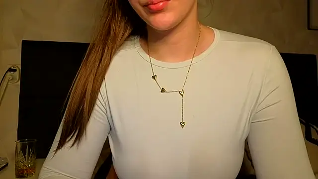 Sweetninaaa online show from April 20, 2026, 9:49 pm