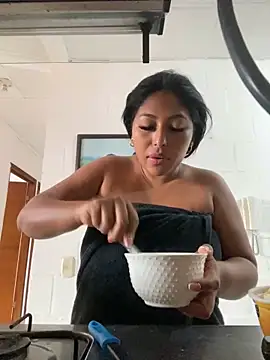 emmyjhonson07 online show from December 4, 2024, 1:09 pm