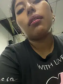 emmyjhonson07 online show from February 27, 2025, 11:31 am