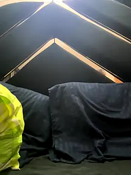 emmyjhonson07 online show from September 12, 2025, 2:00 am