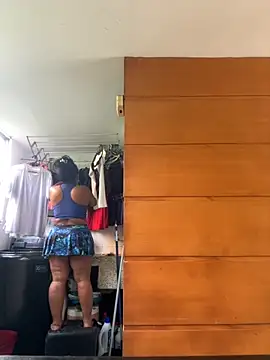 emmyjhonson07 online show from September 29, 2025, 2:00 pm