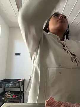 emmyjhonson07 online show from January 9, 2026, 3:26 pm