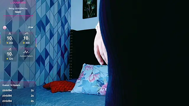 shybutdirtygirrll online show from November 13, 2025, 7:35 pm