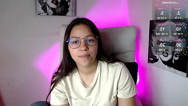 SamanthaRoldaan online show from March 8, 2025, 5:11 pm