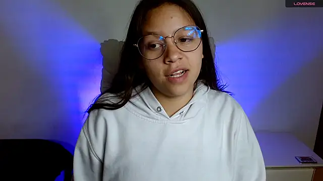 SamanthaRoldaan online show from March 20, 2025, 4:42 pm