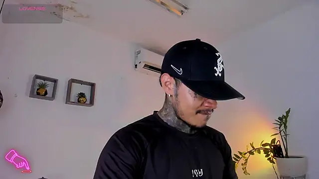 JordanSmiith  online show from February 21, 2025, 8:27 pm