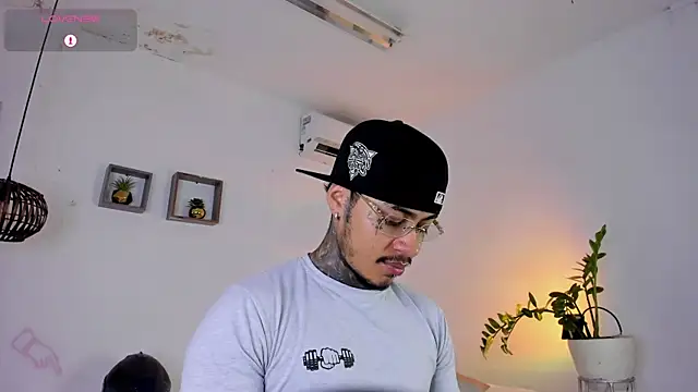 JordanSmiith  online show from February 23, 2025, 2:57 pm