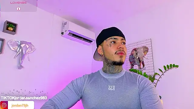 JordanSmiith  online show from May 22, 2026, 10:04 pm