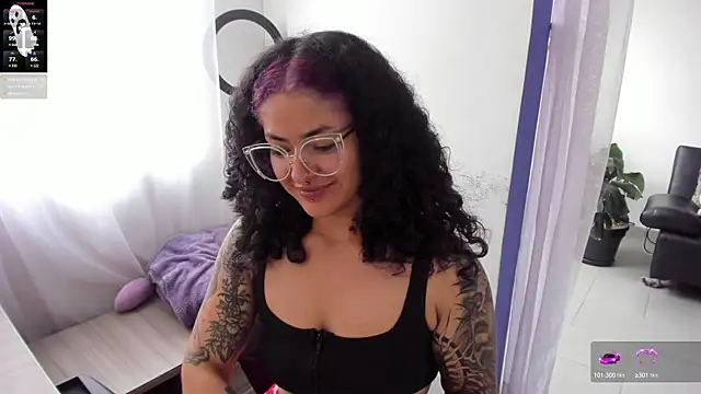 witchviolet online show from February 1, 2025, 7:02 pm