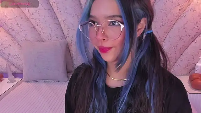 chloe watson  online show from February 11, 2025, 11:54 pm