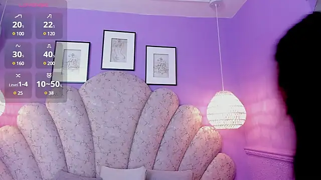 chloe watson  online show from March 18, 2025, 7:53 pm